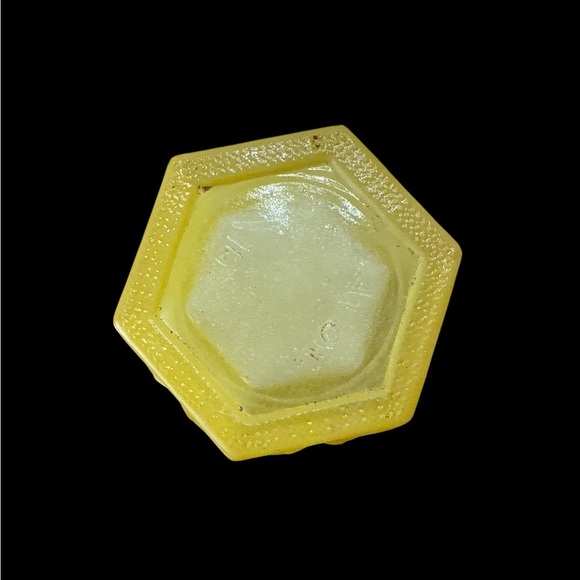 Vintage Yellow Satin Glass Mini Oil Lamp Base – Rare Collectible! - Picture 4 of 4